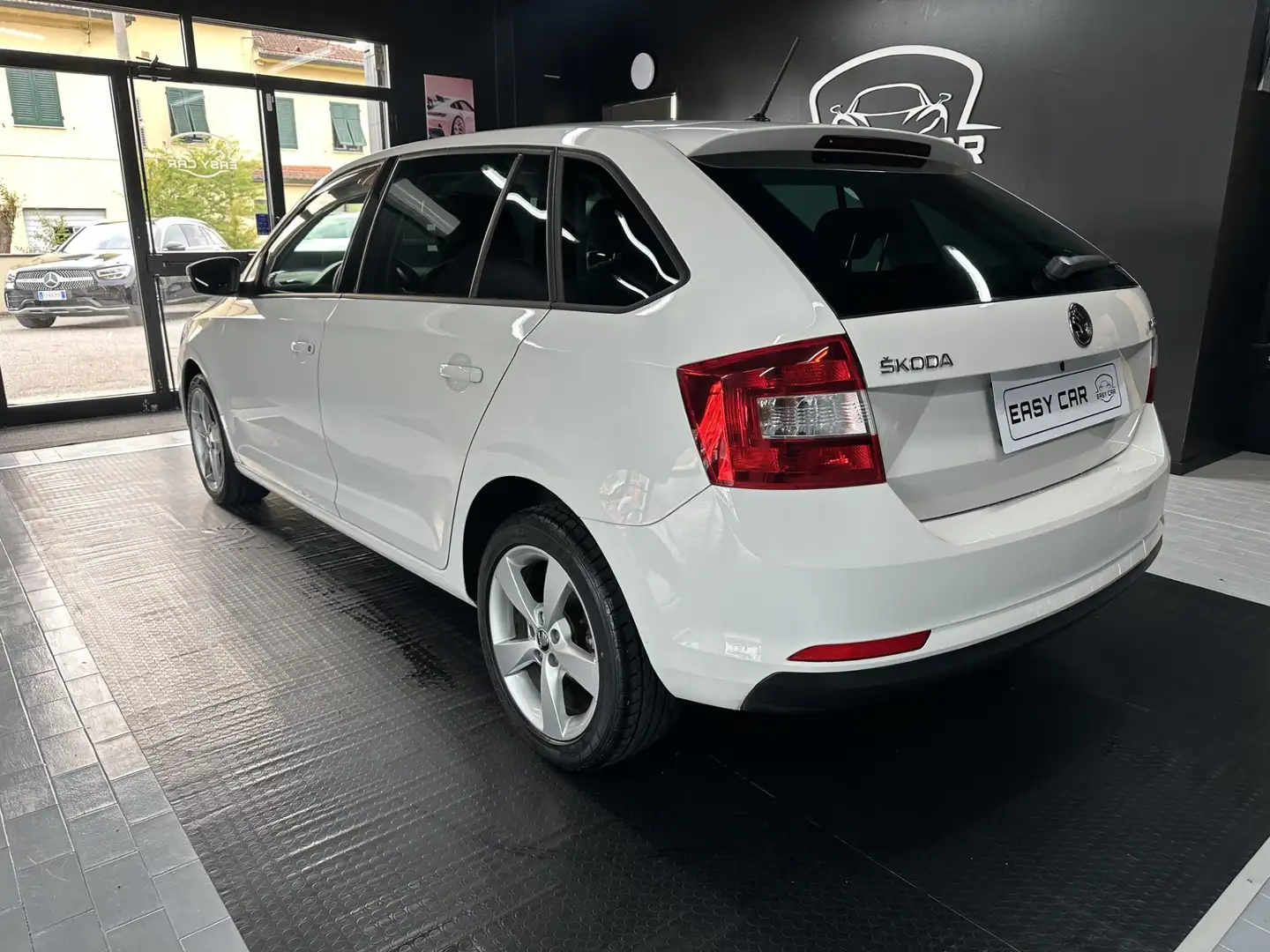 Skoda Rapid/Spaceback 1.2 tsi Ambition 90cv E6 Adatta imp. Gpl Blanco - 2