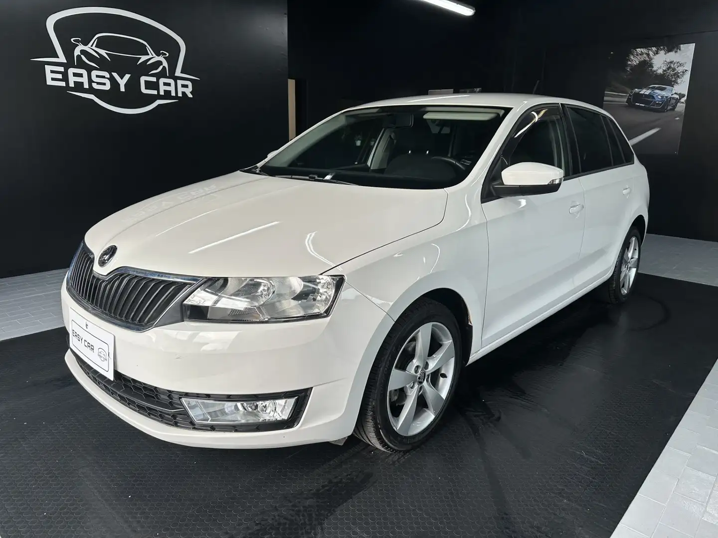 Skoda Rapid/Spaceback 1.2 tsi Ambition 90cv E6 Adatta imp. Gpl Blanco - 1