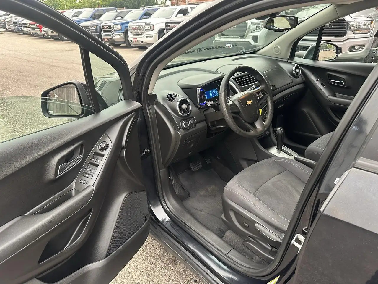 Chevrolet Trax photo Chevrolet Trax
