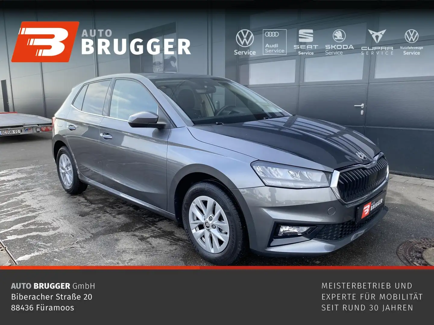 Skoda Fabia 1.0 MPI Selection Kamera Tempomat CarPlay Grijs - 1
