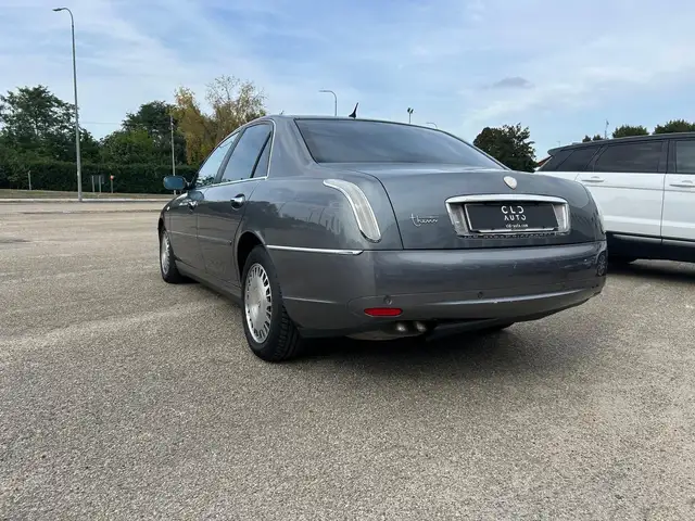 Lancia Thesis view 2