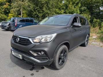 2.2 Diesel e-XDi 220 Sapphire 4WD