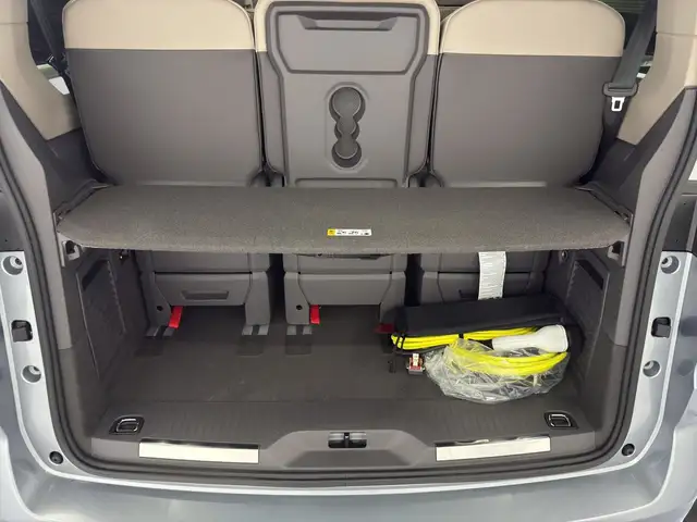 Volkswagen Multivan view 15
