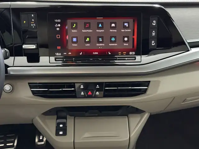 Volkswagen Multivan view 11