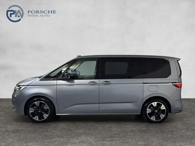 Volkswagen Multivan view 3