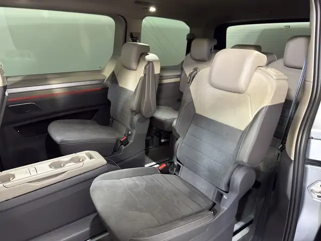 Volkswagen Multivan view 14