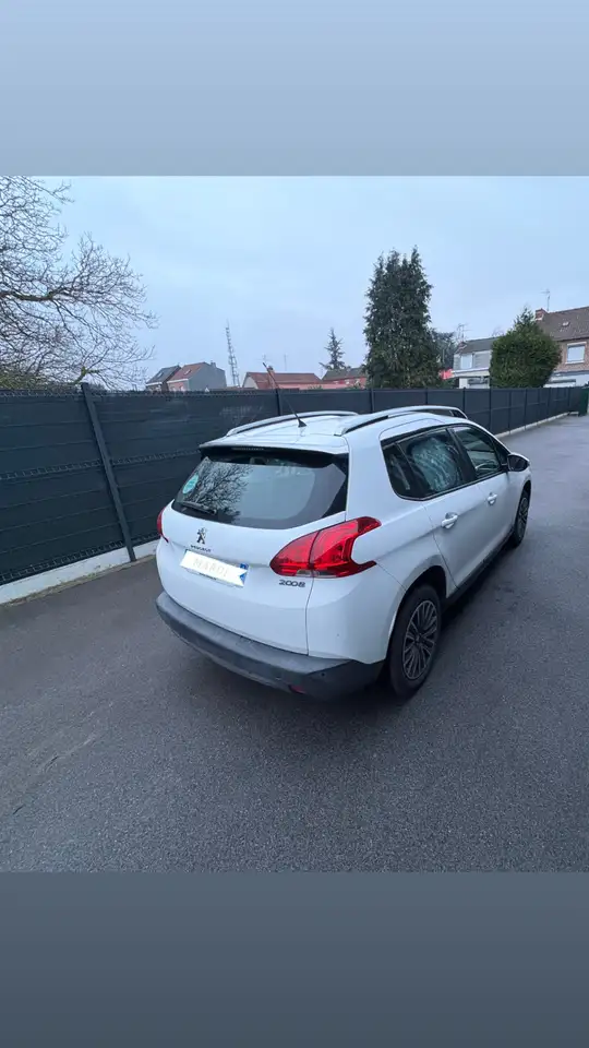 Peugeot 2008 1.2 VTi 82ch BVM5 Active
