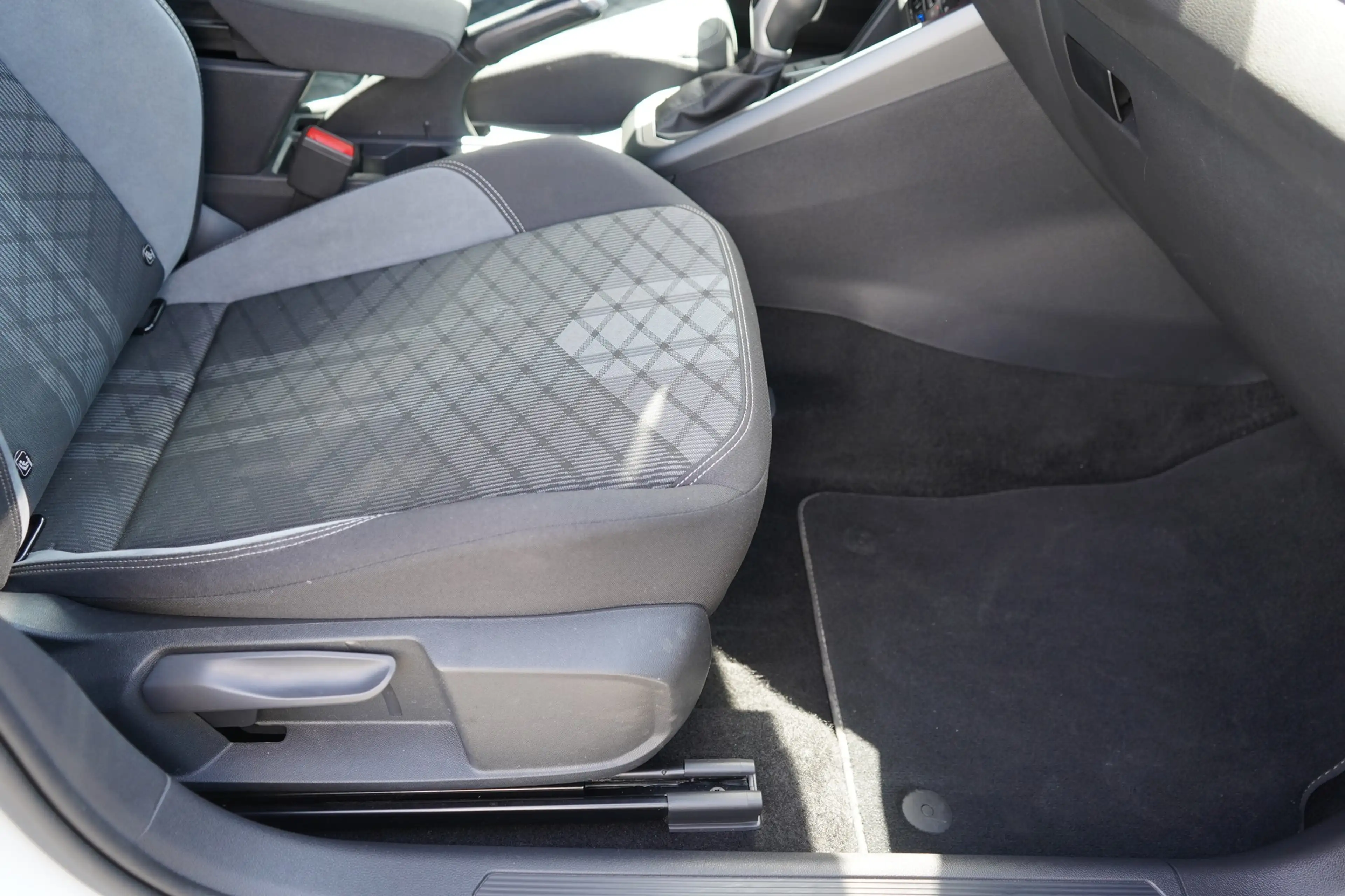 Volkswagen Taigo 1.5 16V TSI R-Line DSG ACC App Connect DAB — photo 25