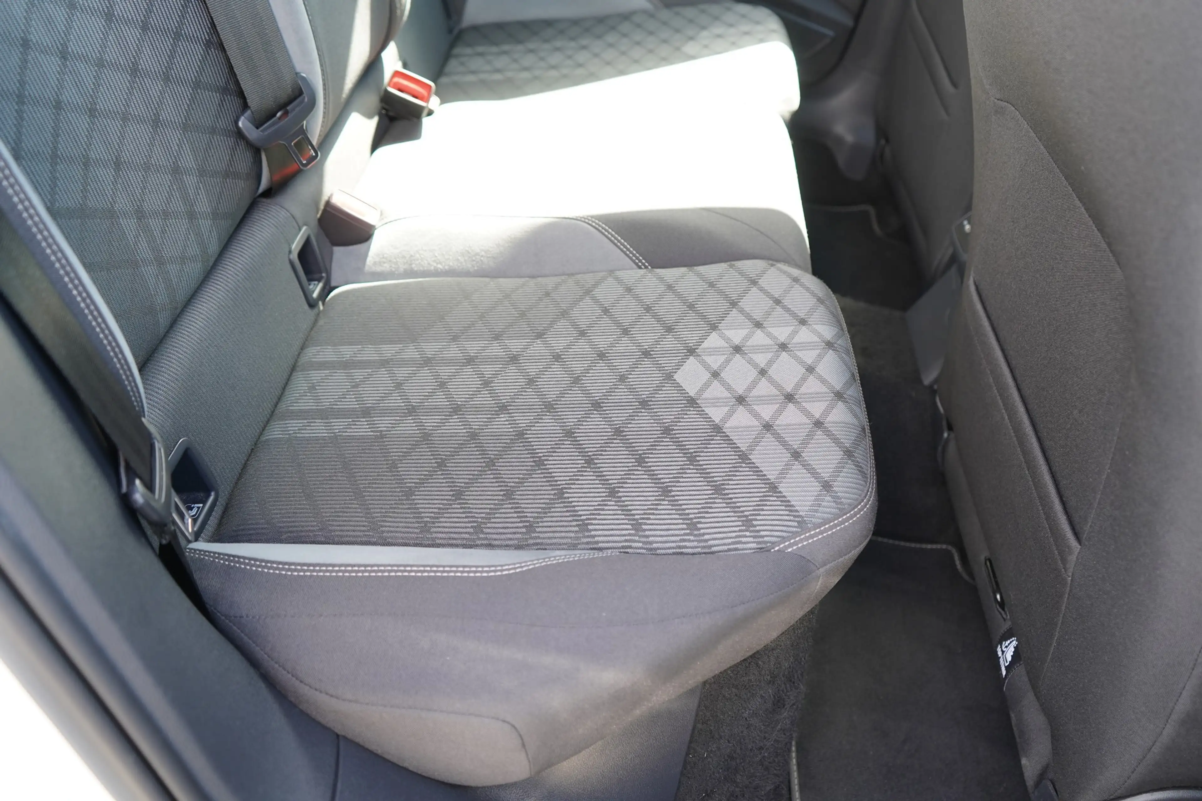 Volkswagen Taigo 1.5 16V TSI R-Line DSG ACC App Connect DAB — photo 28