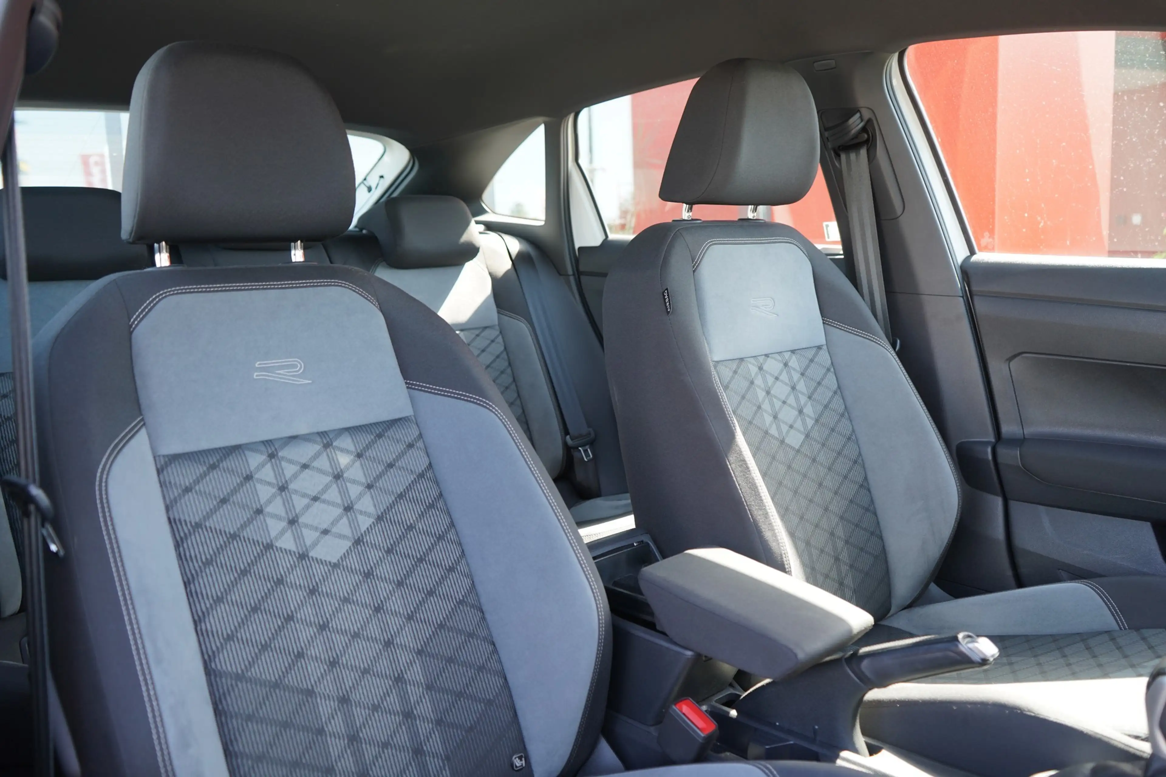 Volkswagen Taigo 1.5 16V TSI R-Line DSG ACC App Connect DAB — photo 24