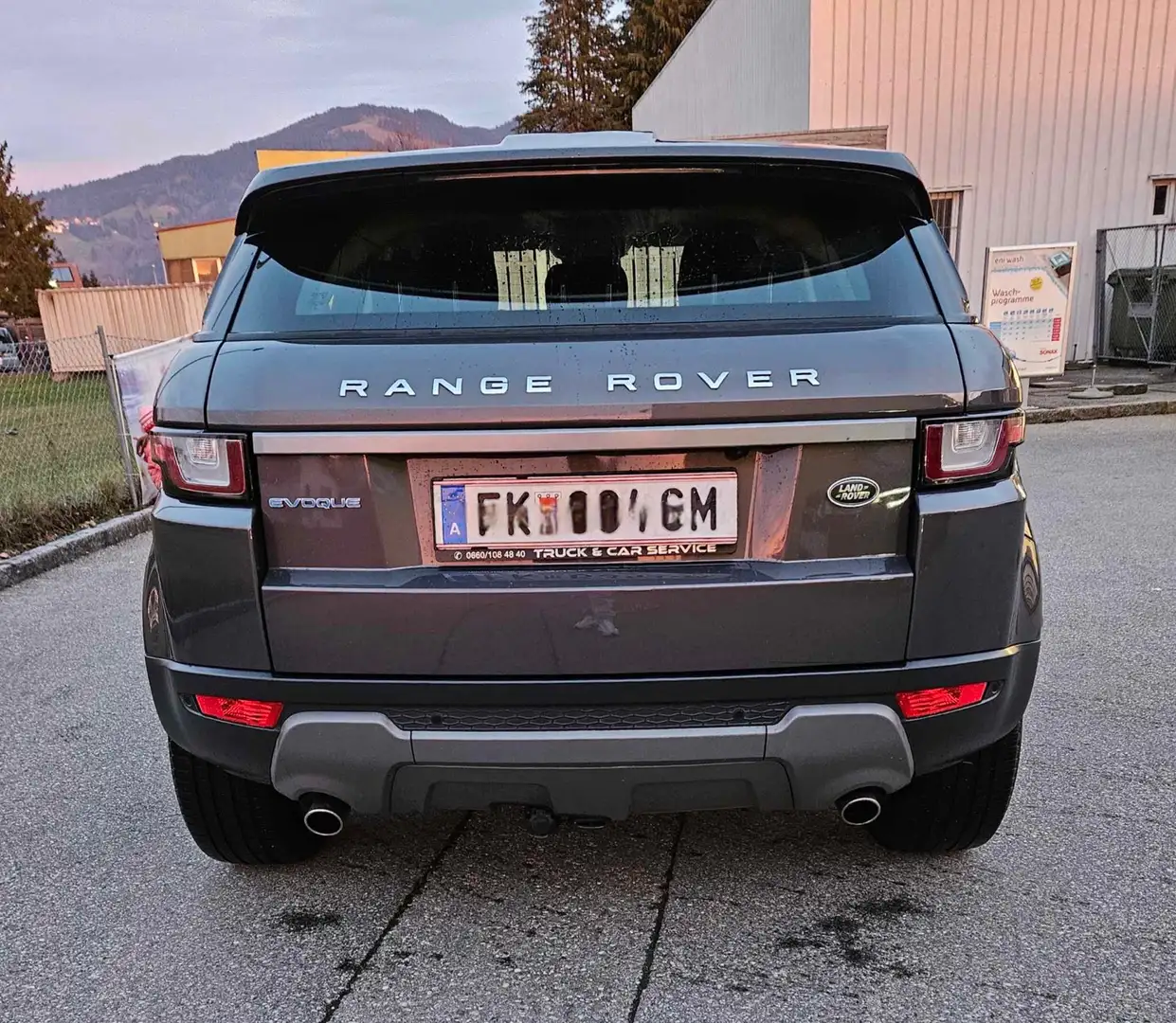 Land Rover Range Rover Evoque Pure 2,0 TD4 e-Capability Grau - 2