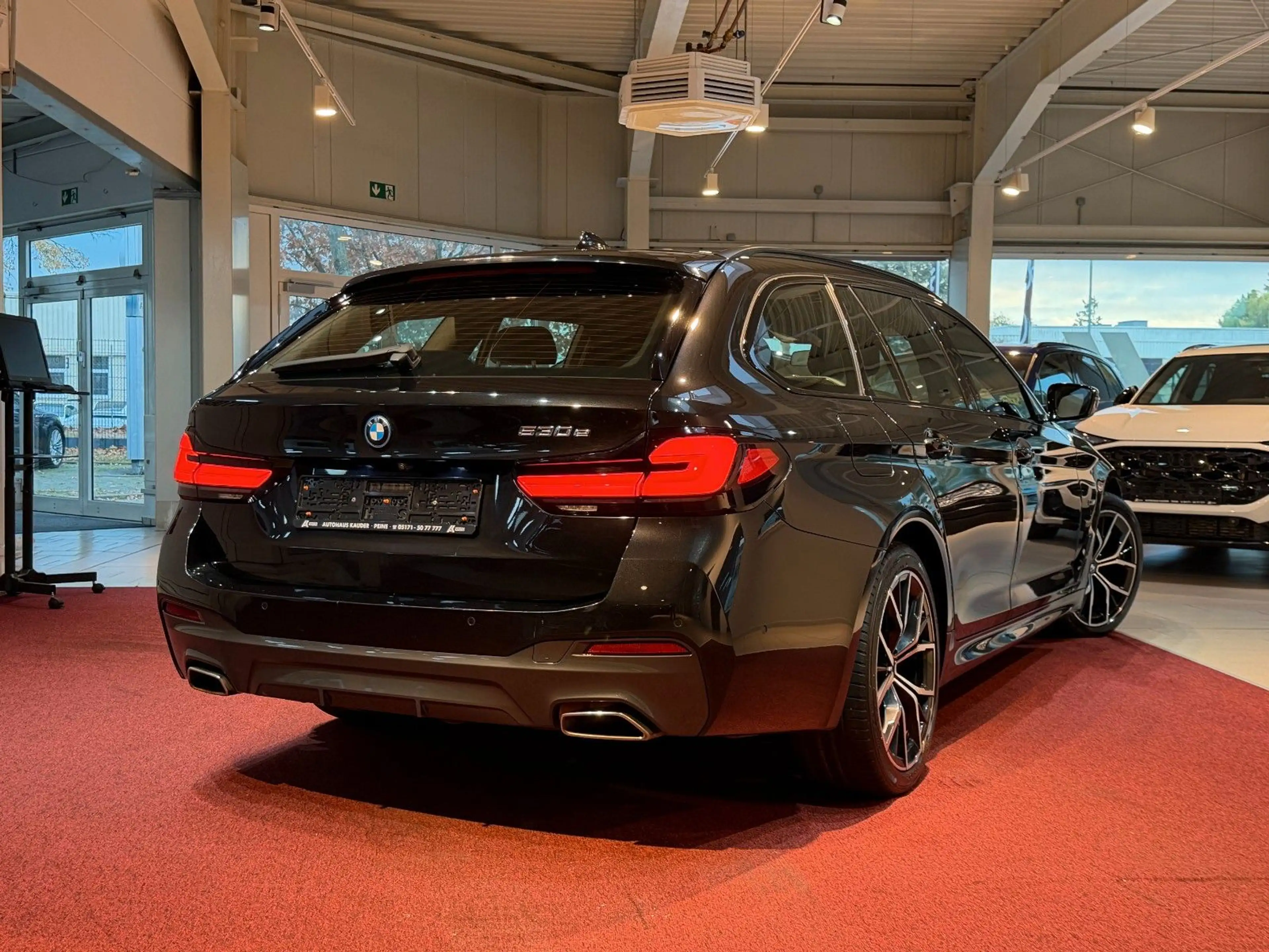BMW 530 e Touring M-Sport *LED*Virtual*Navi*Kamera* — photo 4