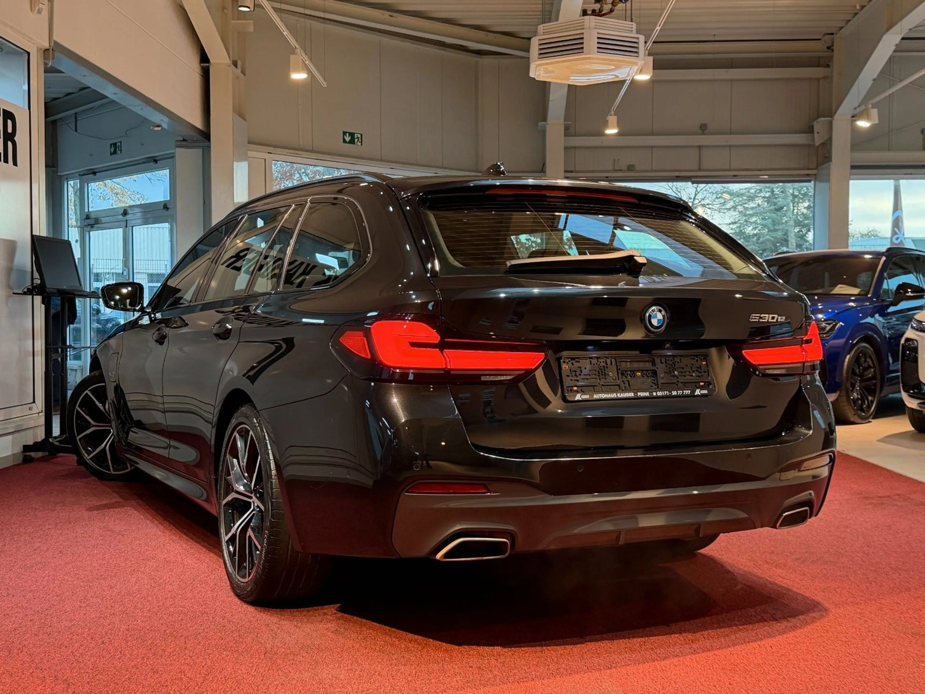 BMW 530 e Touring M-Sport *LED*Virtual*Navi*Kamera* — photo 2