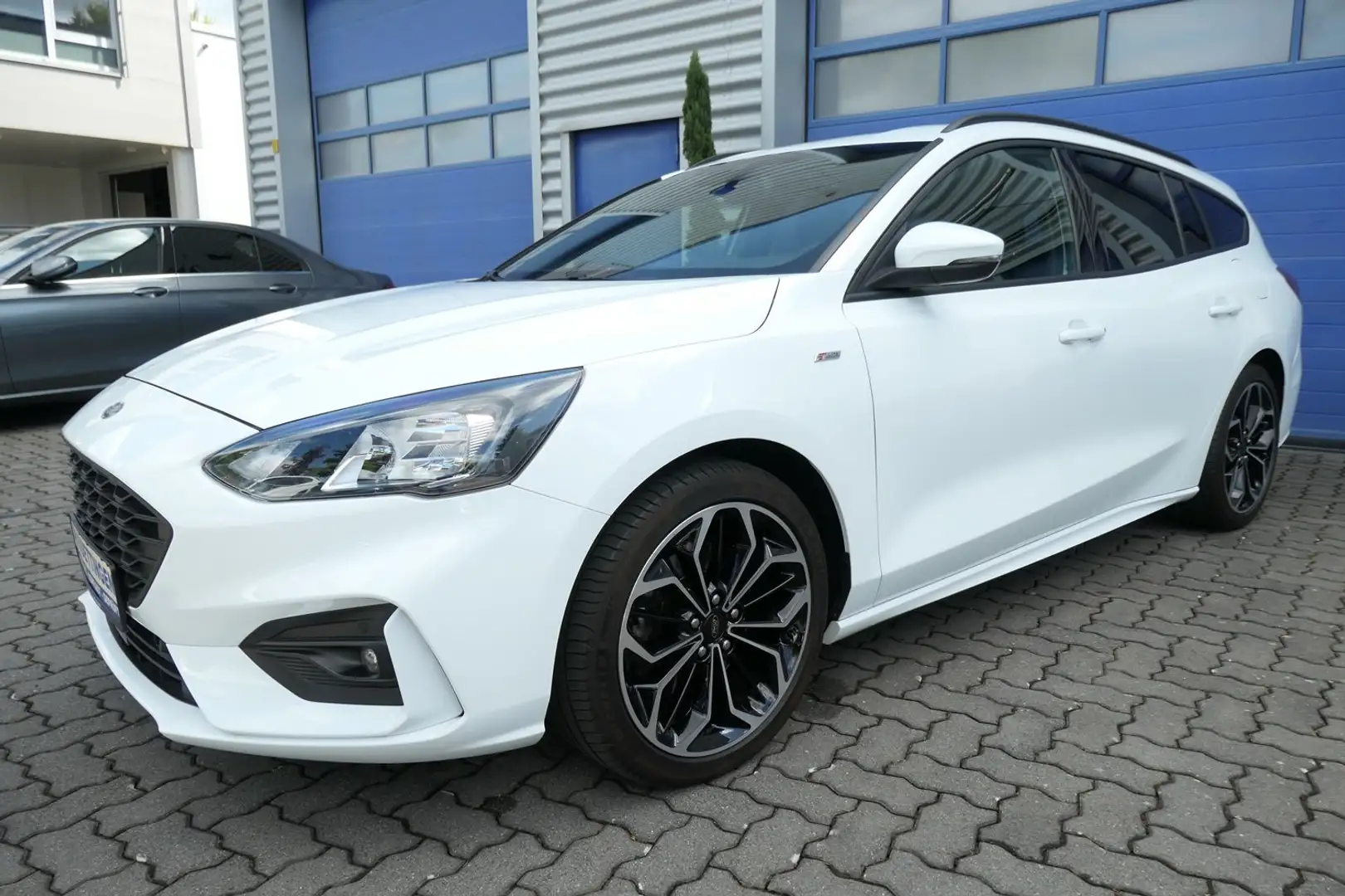 Ford Focus Turnier 1.5 EcoBoost Aut. ST-LINE Top Zustand! Blanc - 1