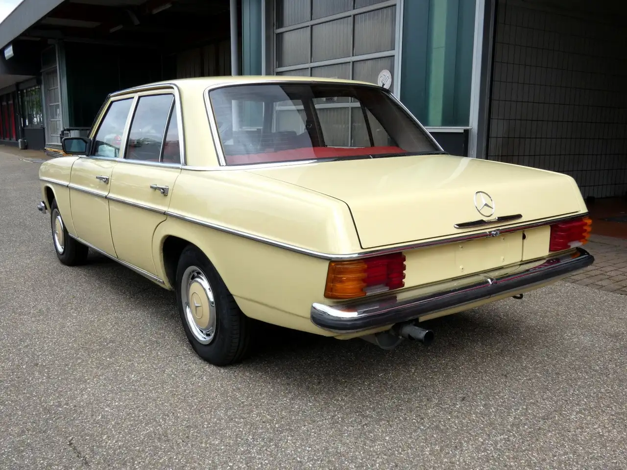 Mercedes-Benz 240 D 3.0/8 W115 Autom.*Brandschaden*Text lesen!, foto 3