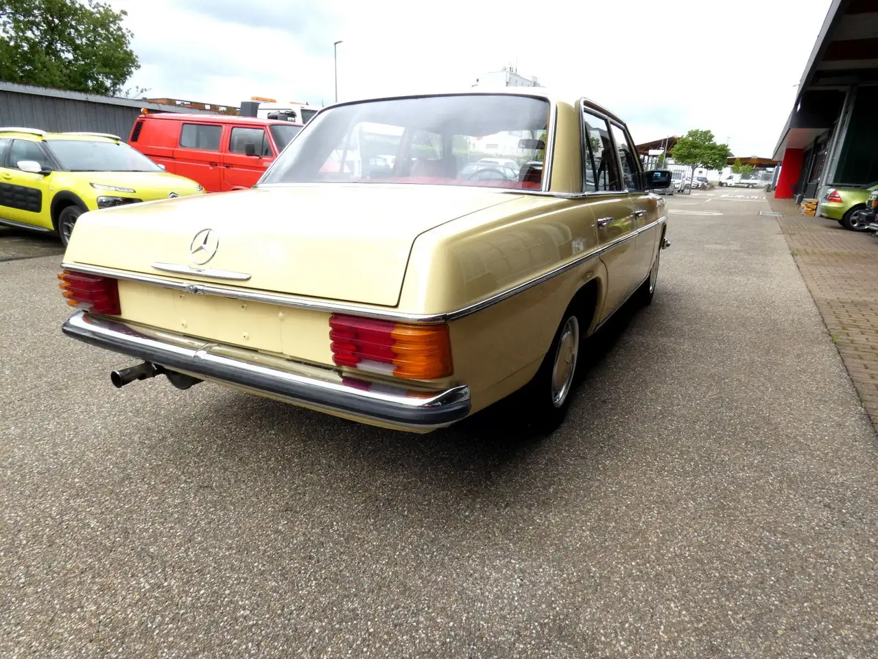Mercedes-Benz 240 D 3.0/8 W115 Autom.*Brandschaden*Text lesen!, foto 4