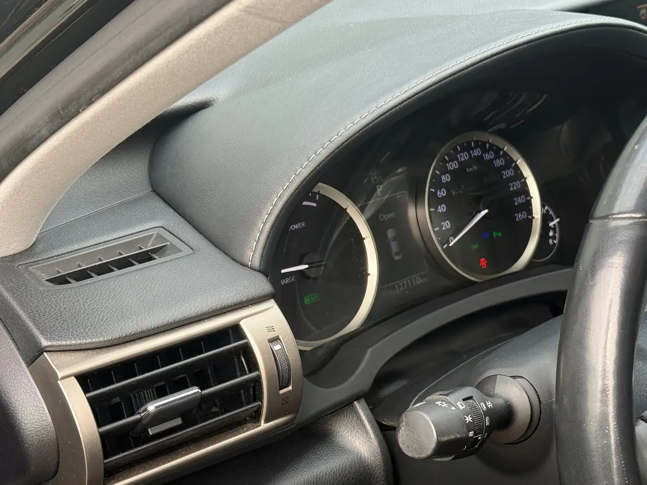 LEXUS IS 300H 181ch - BVA - GPS - CAMÉRA DE RECUL - DEMI-CUIR - RADARS DE STATIONNEMENT