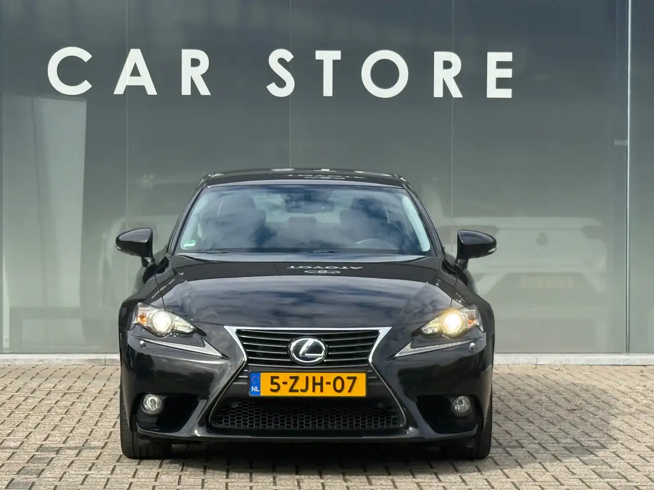 LEXUS IS 300H 181ch - BVA - GPS - CAMÉRA DE RECUL - DEMI-CUIR - RADARS DE STATIONNEMENT