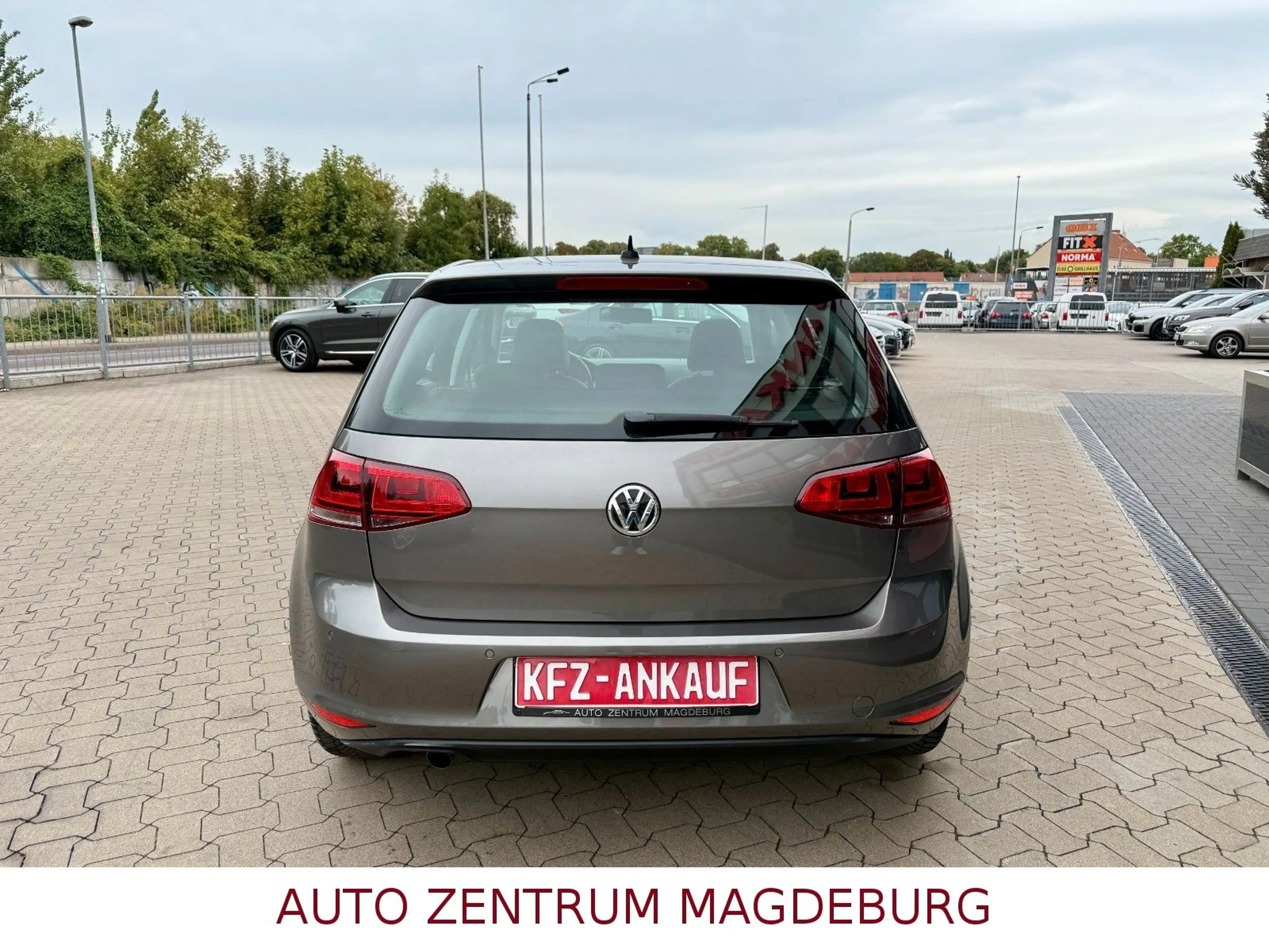Volkswagen Golf VII Lim. Highline 1.4*XENON*MASSAGE*TEMPO* — photo 6