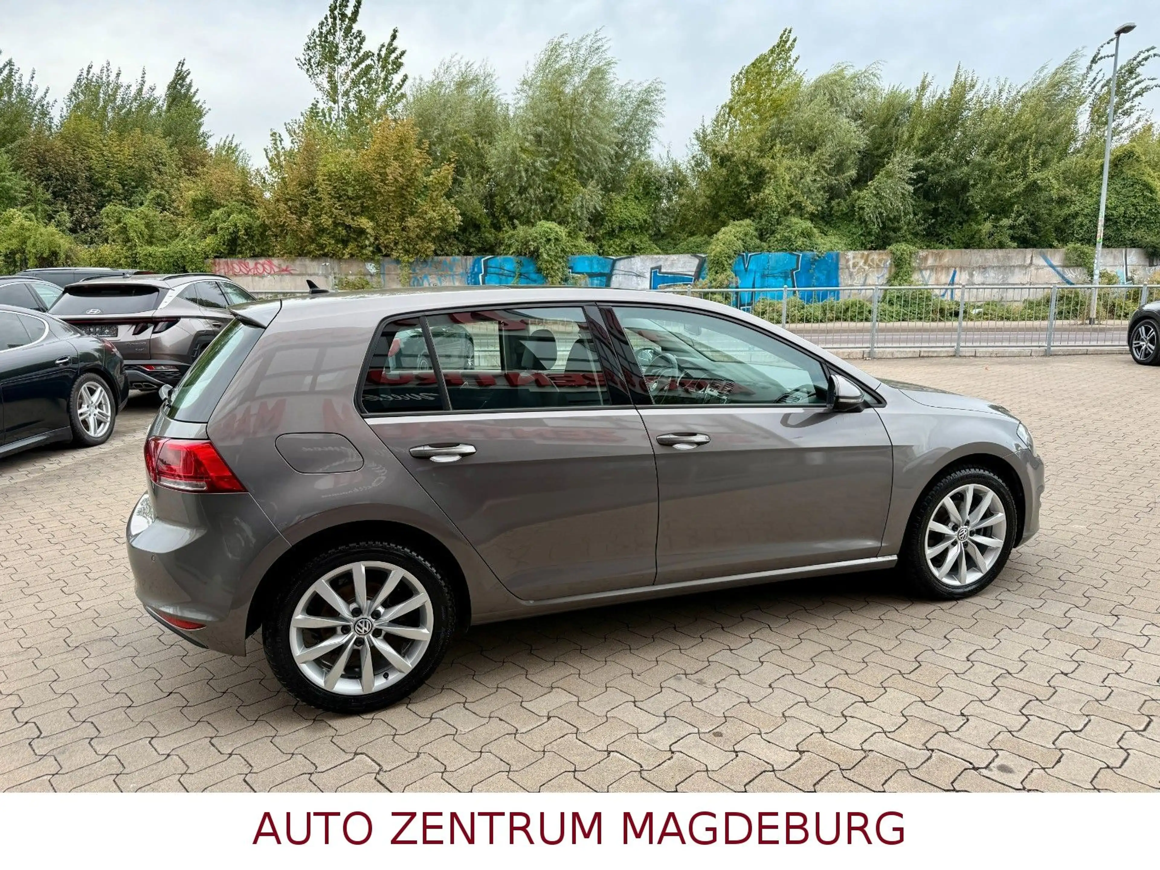 Volkswagen Golf VII Lim. Highline 1.4*XENON*MASSAGE*TEMPO* — photo 4