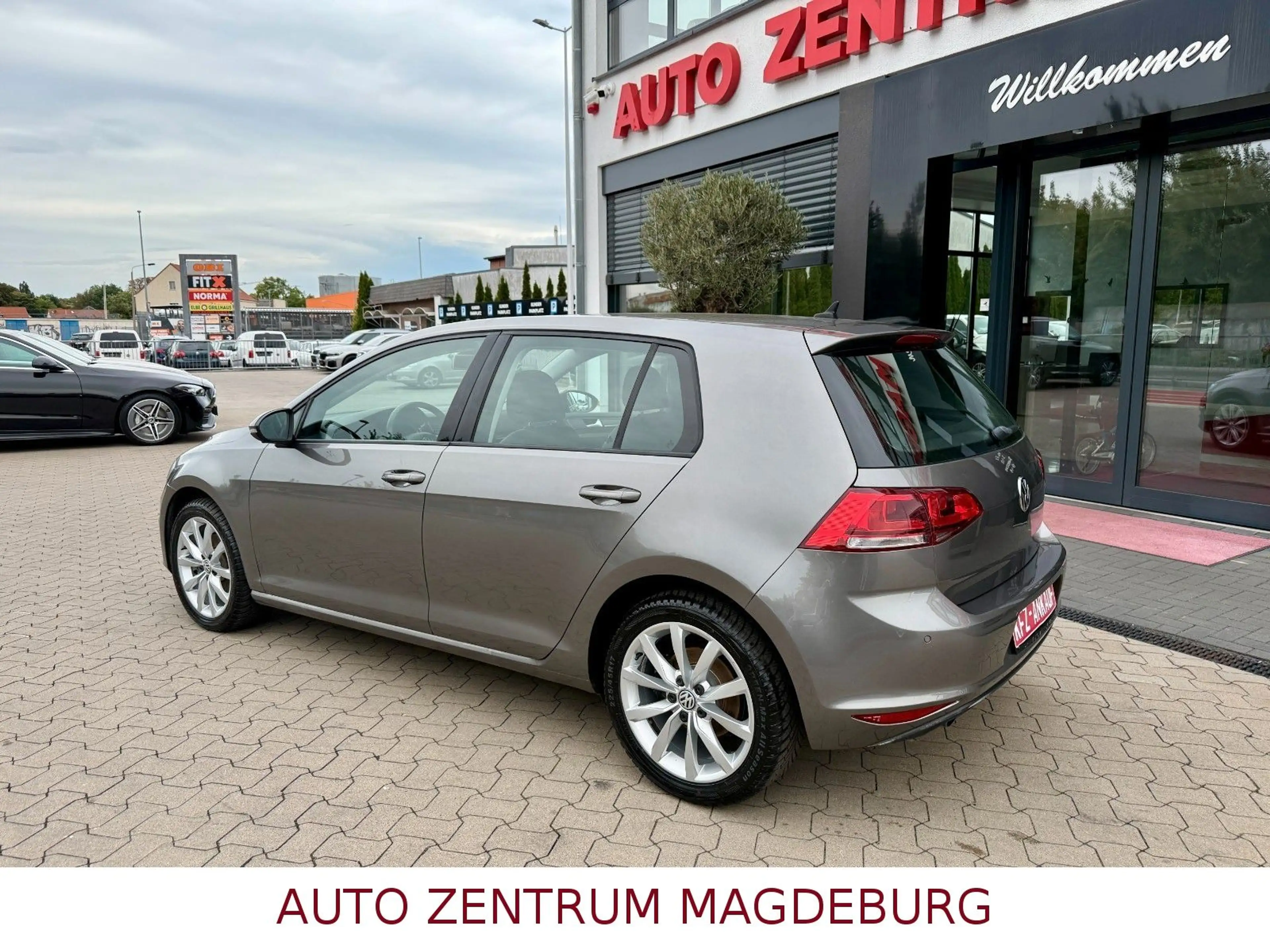 Volkswagen Golf VII Lim. Highline 1.4*XENON*MASSAGE*TEMPO* — photo 9