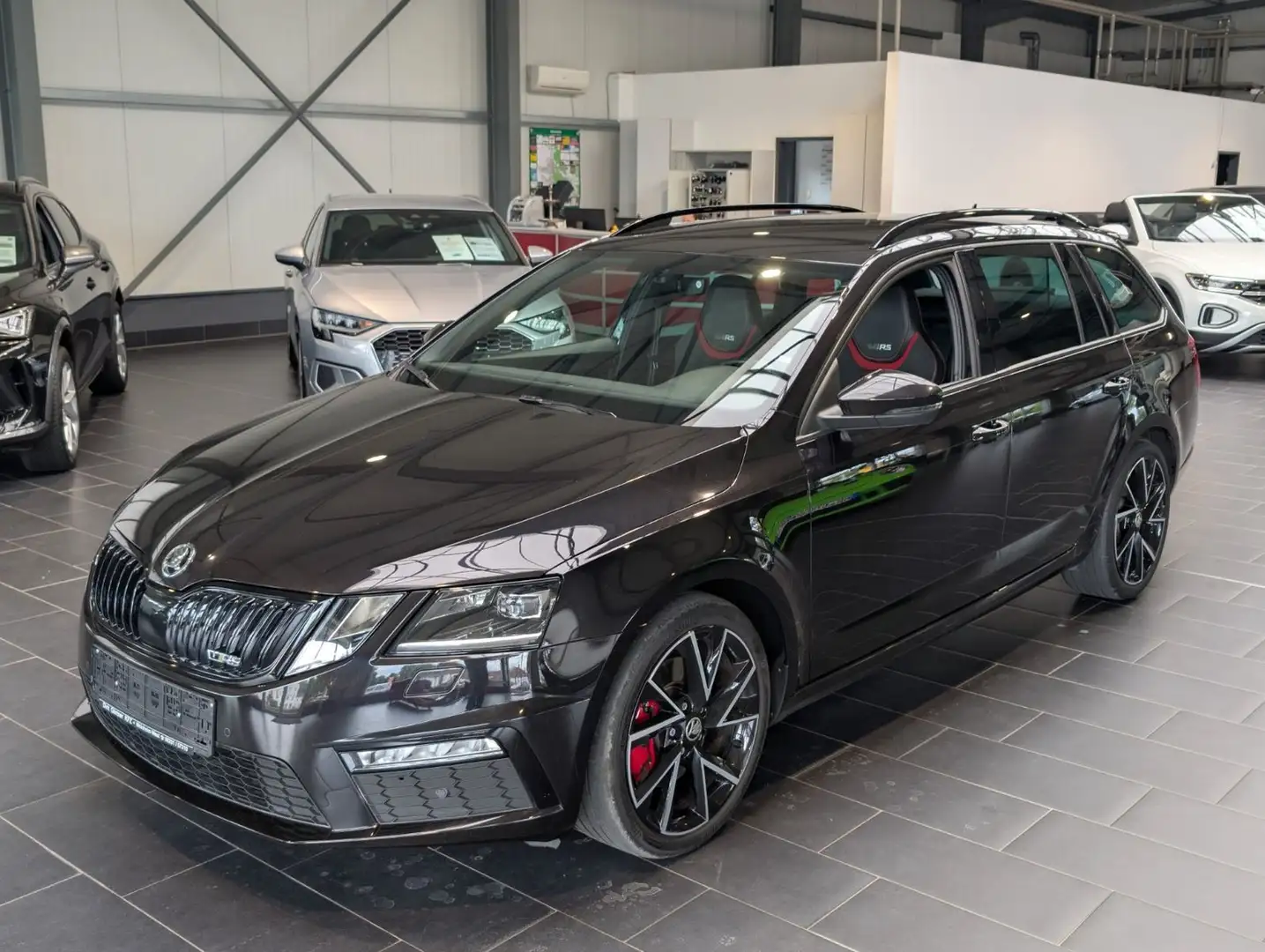 Skoda Octavia Combi 2.0 TDI 4x4 DSG RS Navi 1.Hand Schwarz - 1