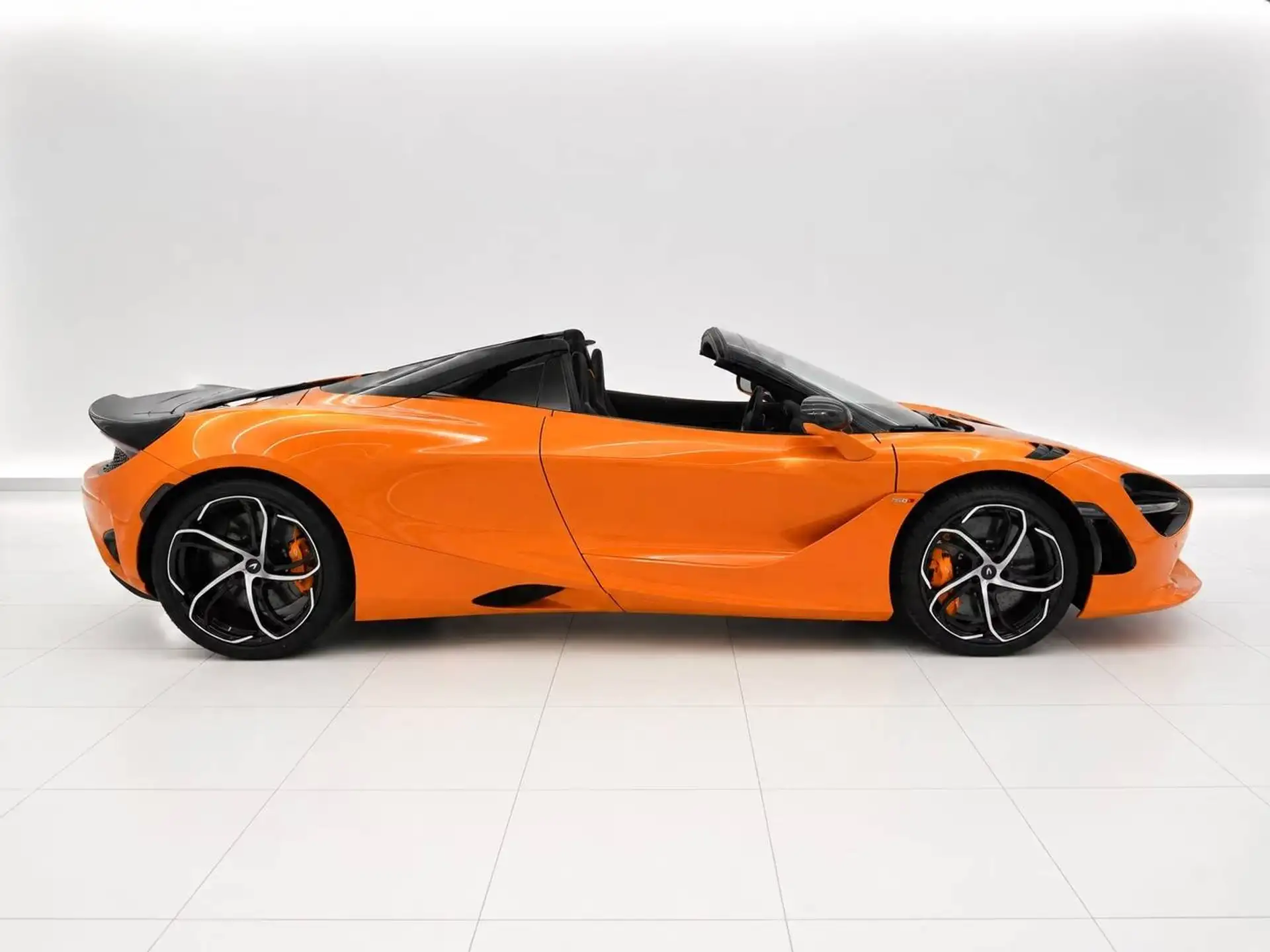 맥라렌 750S 750 2026 주황 사진 3