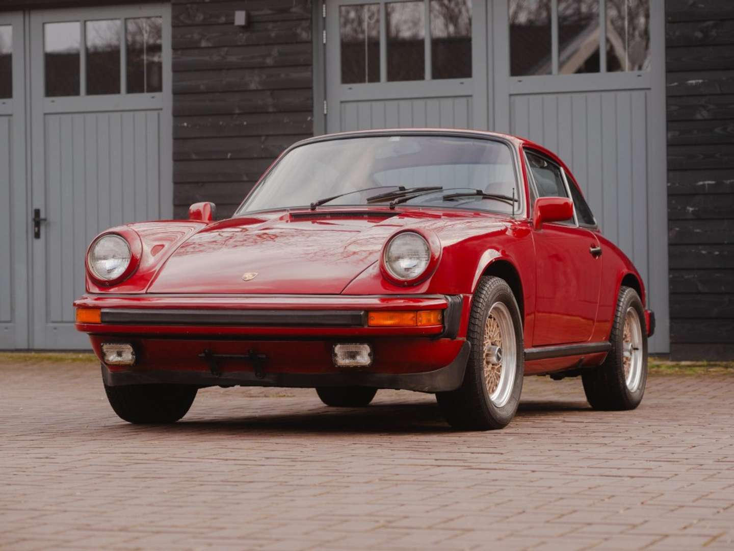 Porsche 911 occasion | Coupé | Rood | in ERLECOM voor € 67.900
