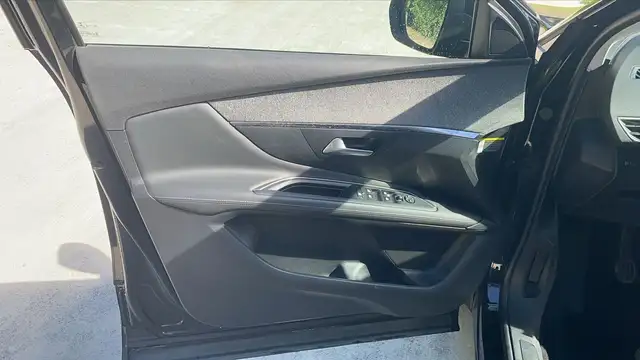 Peugeot 3008 view 7
