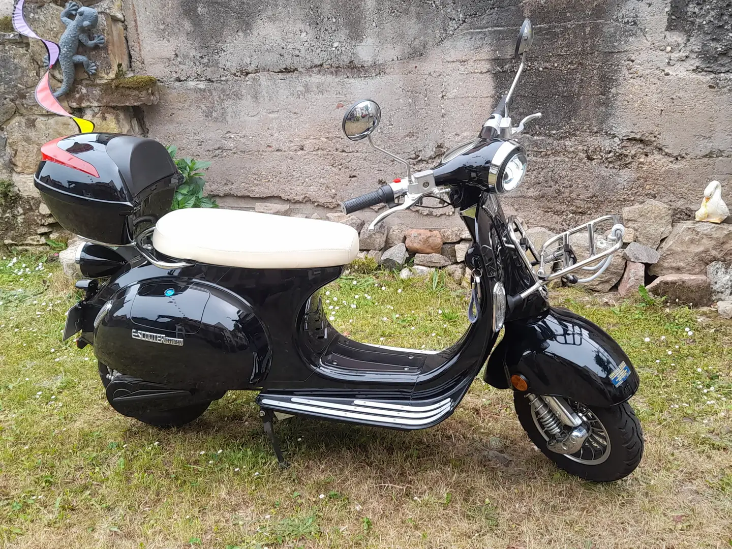 Futura Classico LI Schwarz - 2
