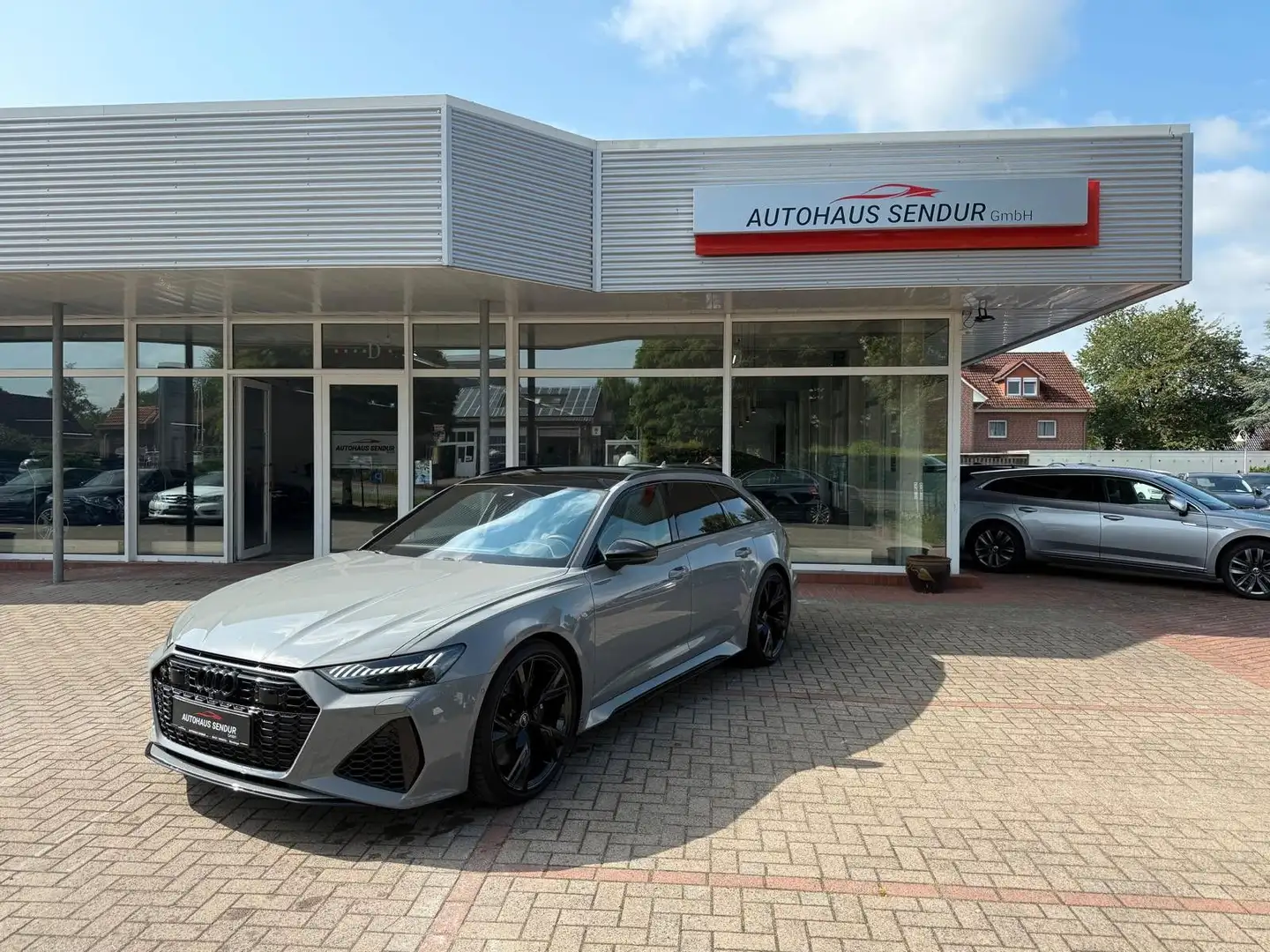 Audi RS6 Avant 4.0 TFSI quattro H/UP*LEDER*TOP*PANO Grau - 1