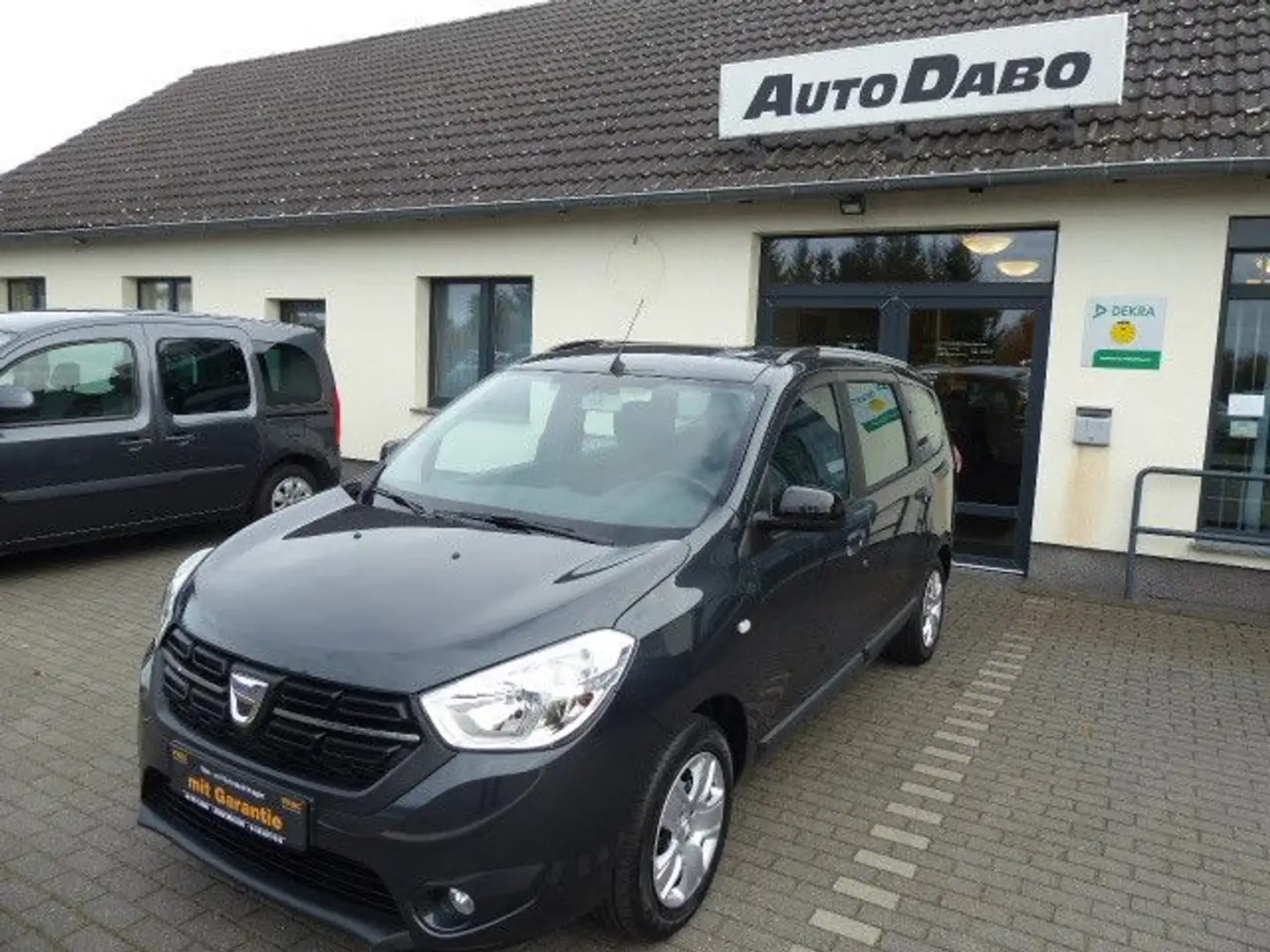 Dacia Lodgy Comfort Grau - 1