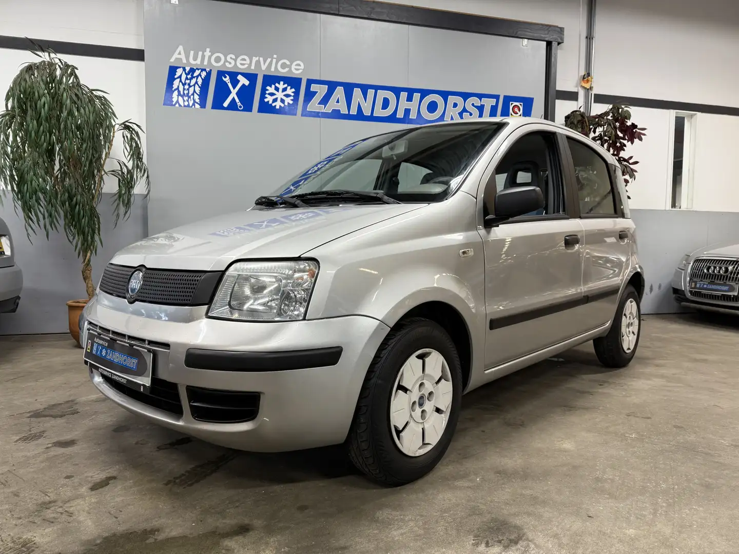 Fiat Panda 1.1 Young Incl. Nieuwe APK!!! Grijs - 1