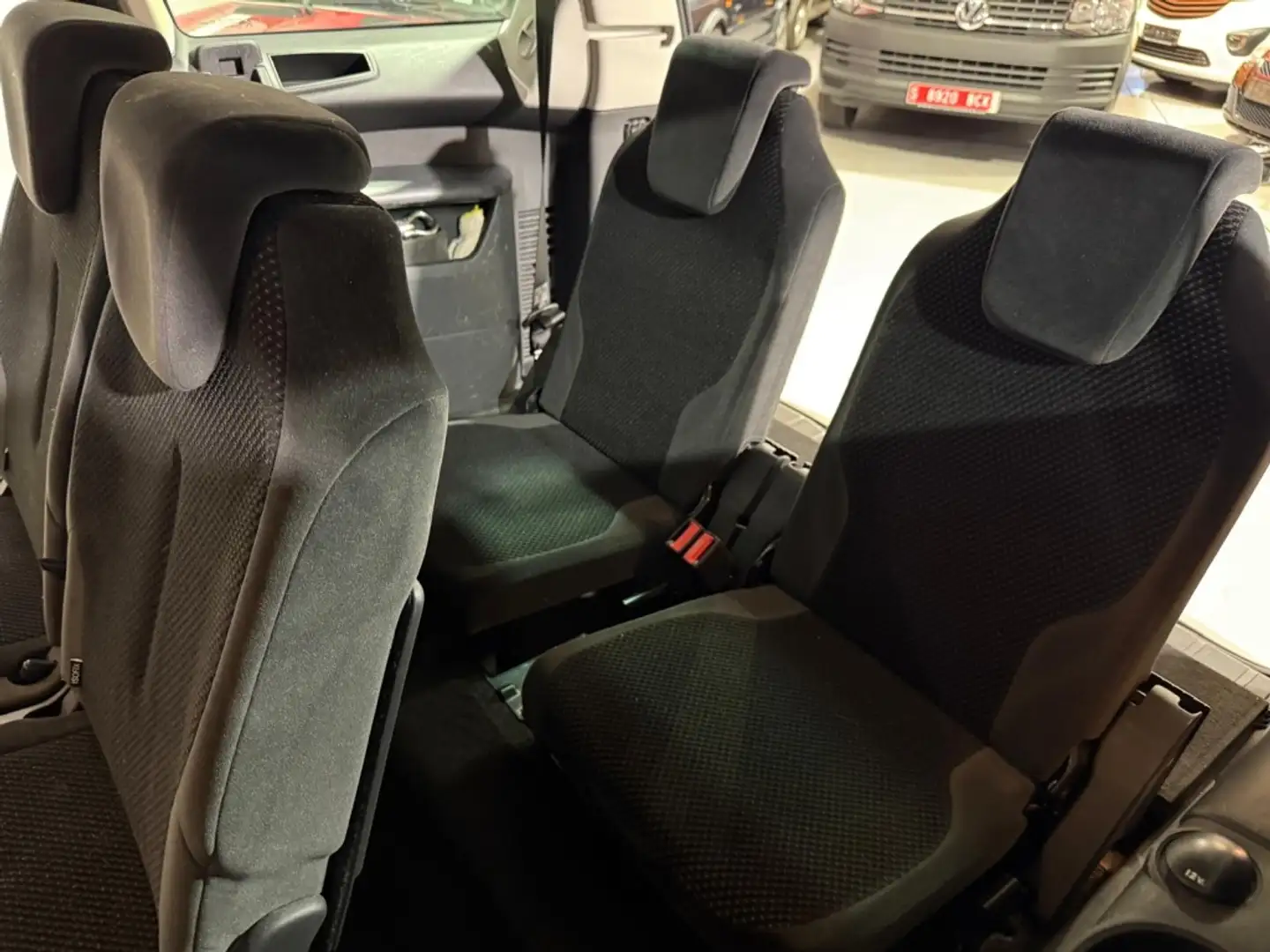 Citroen C4 Grand Picasso 1.6HDI Premier Plateado - 2