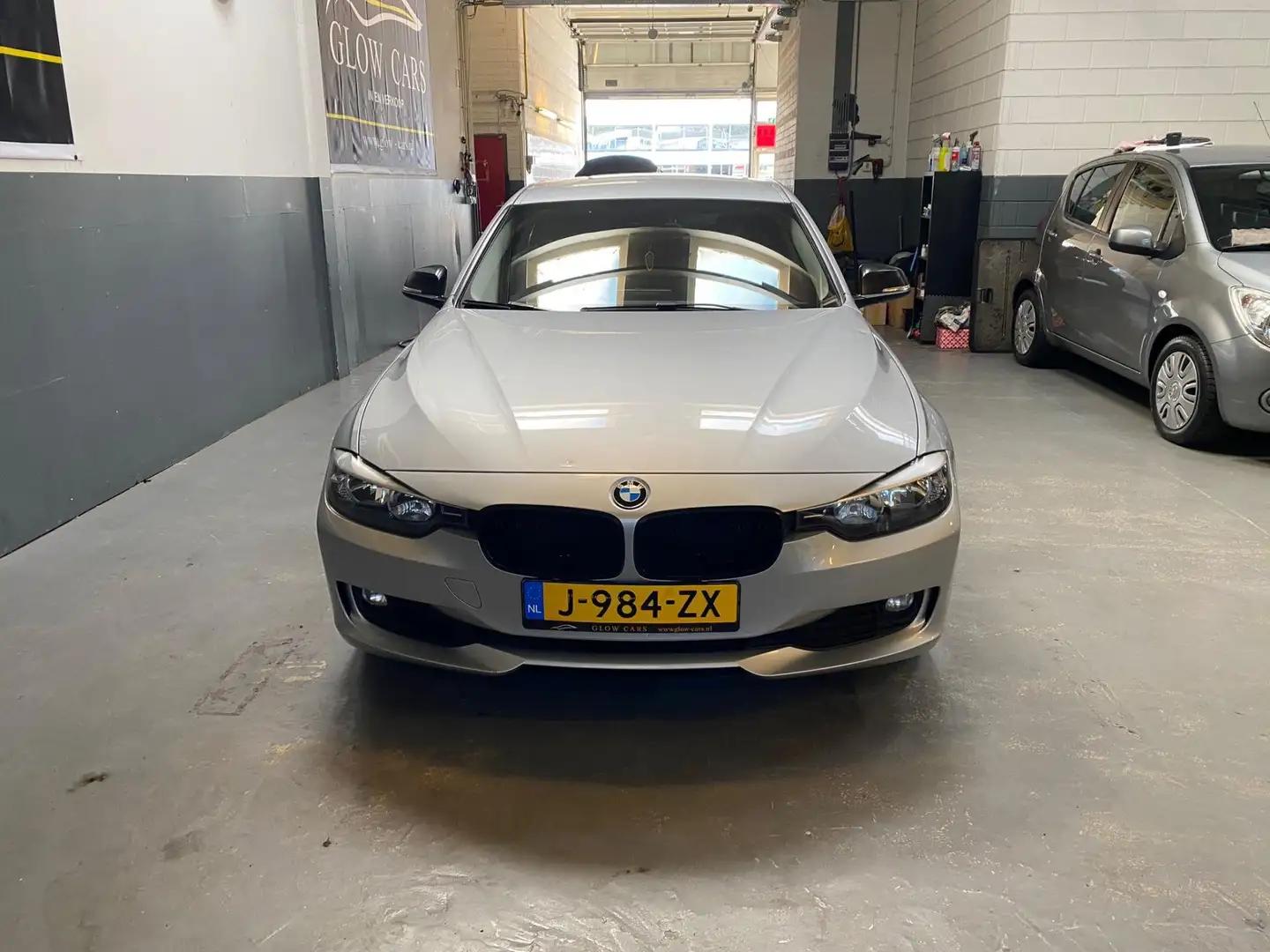 BMW 318 3-serie Touring 318d Executive AUTOMAAT|AIRCO|PDC Šedá - 2