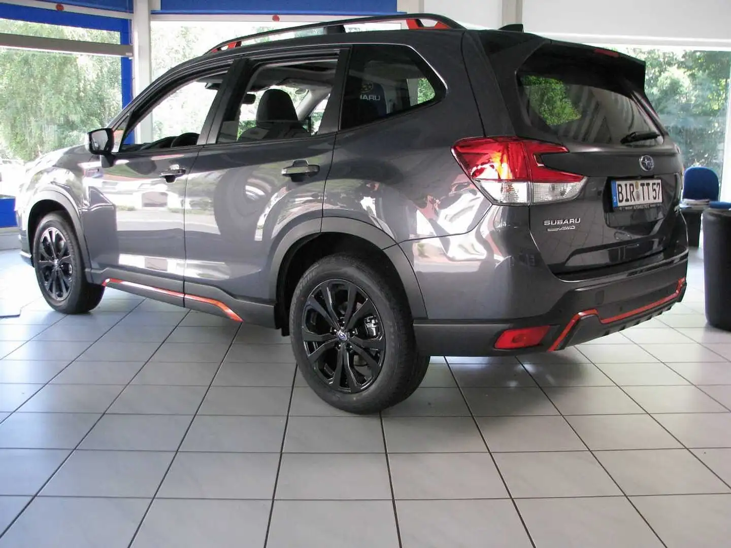 Subaru Forester 2.0ie e-BOXER Lineartr. EDITION EXCLUSI Exclusive Grigio - 2