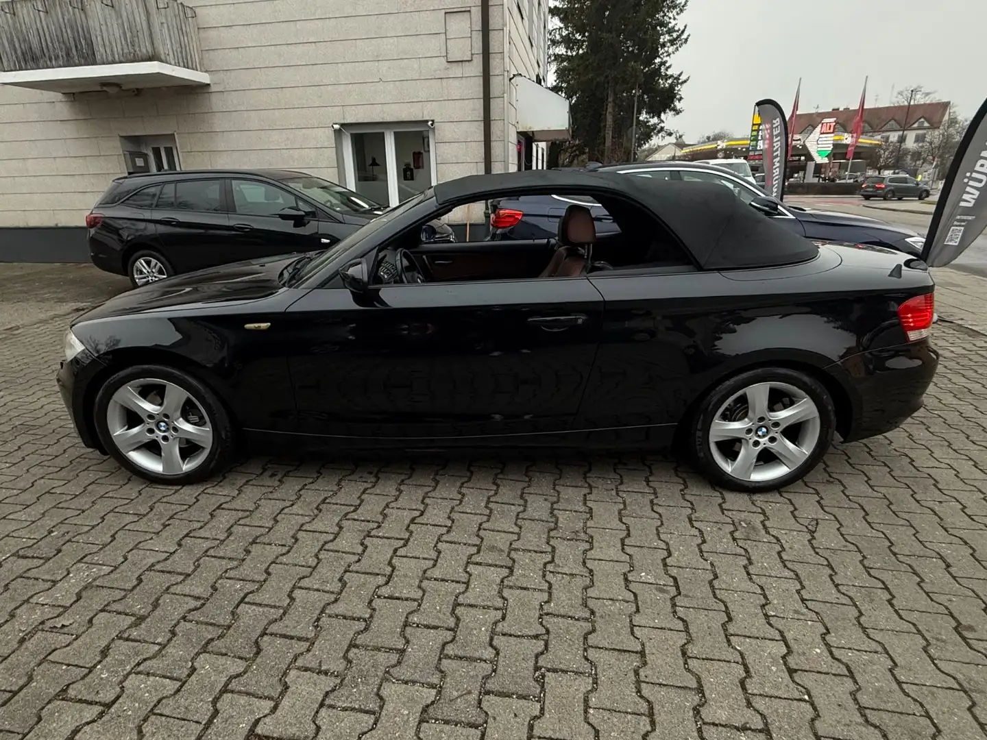 BMW 120 d Cabrio AUTOMATIK Schwarz - 2