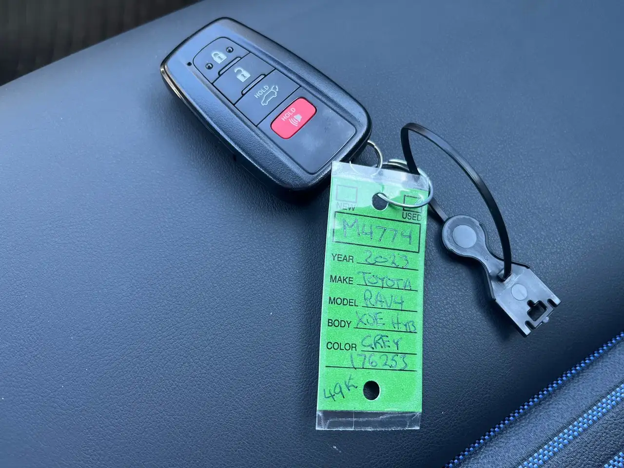 Toyota RAV 4 снимка Toyota RAV 4