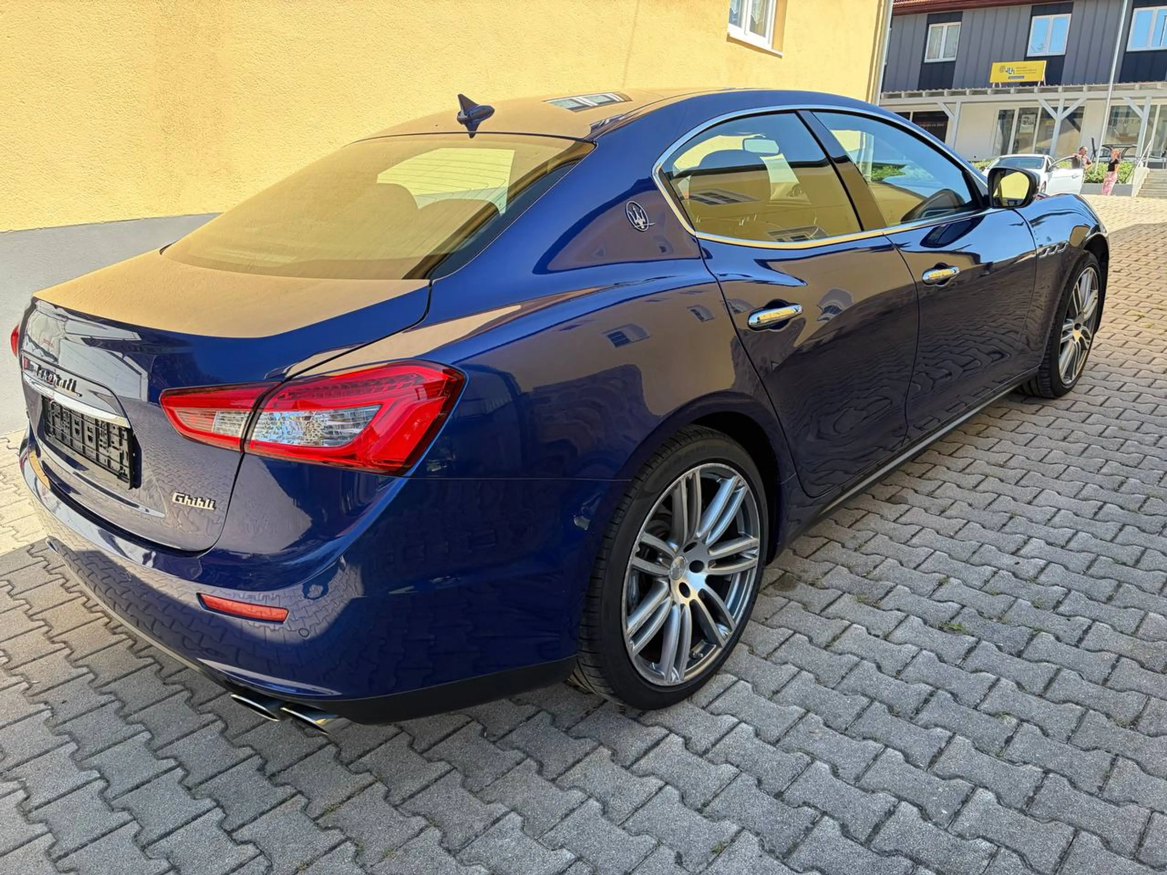 Maserati Ghibli SQ4 — photo 3