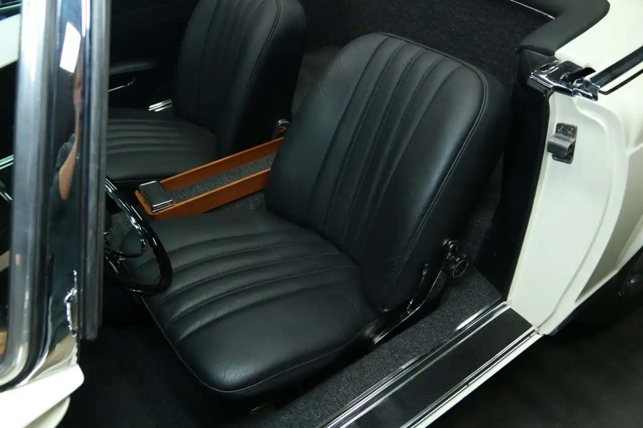 Mercedes-Benz 230 SL "Pagode", 4-Gang & Servo ! Restauriert !!, foto 12