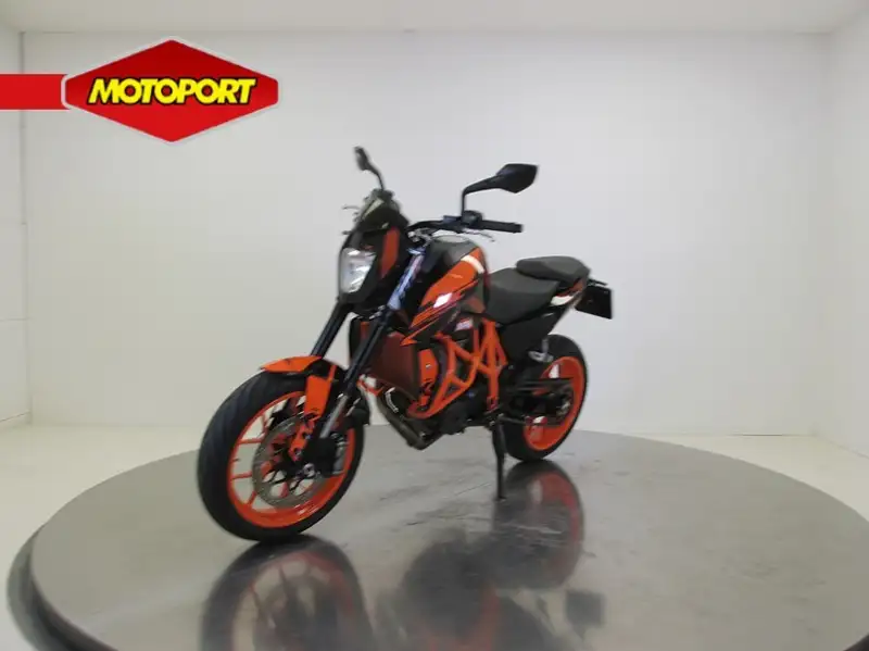 KTM 690 Duke - foto 4