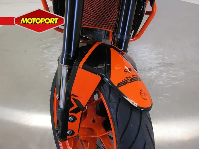 KTM 690 Duke - foto 6