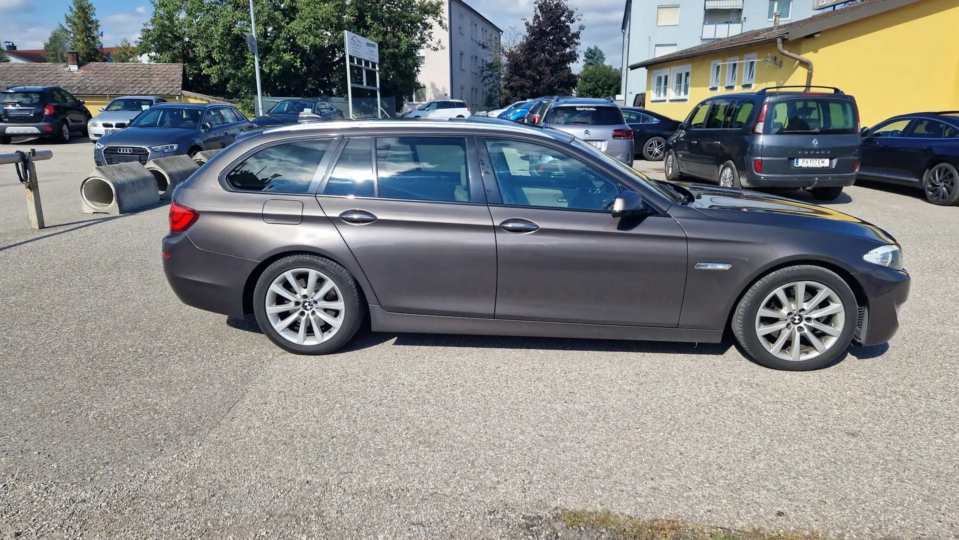 BMW 520 520d Touring Aut.  TOPAUSSTATTUNG Braun - 1