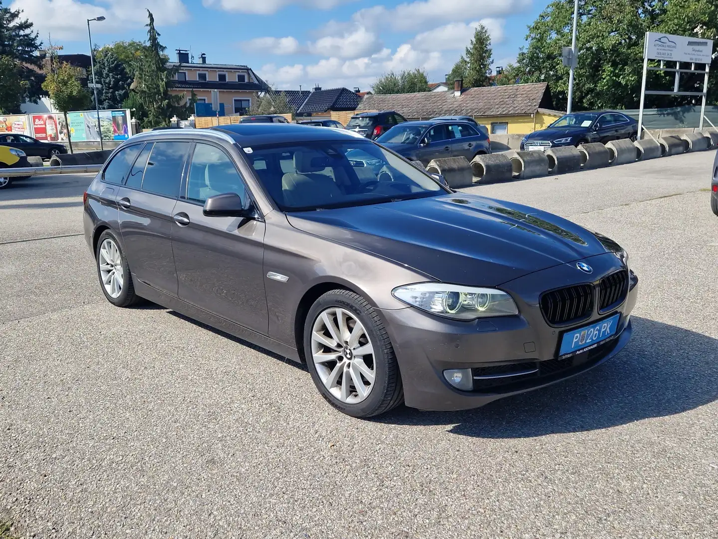 BMW 520 520d Touring Aut.  TOPAUSSTATTUNG Braun - 2