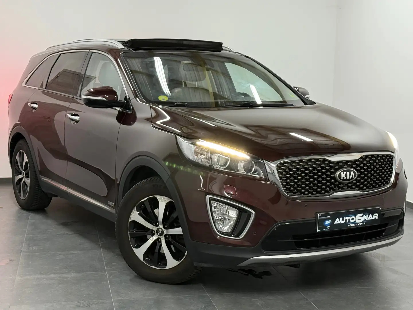 Kia Sorento 2.2 CRDi AWD 7pl. Euro6b - Navi - Xenon - Led Brun - 1