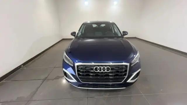 Audi Q2 view 8