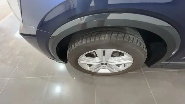 Audi Q2 view 9