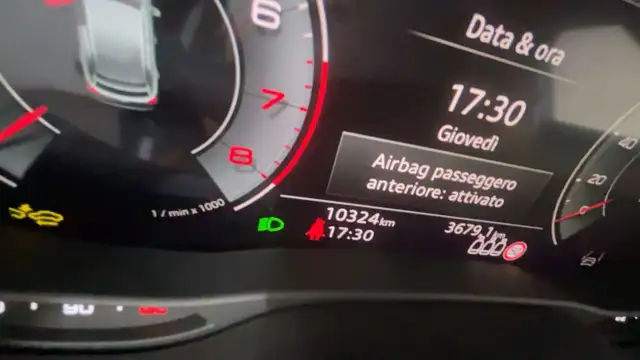 Audi Q2 view 18