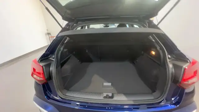 Audi Q2 view 7