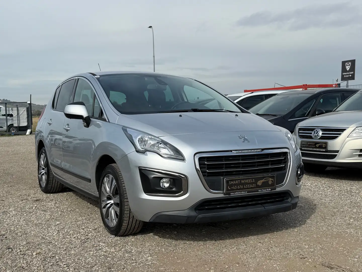 Peugeot 3008 Active Grau - 2